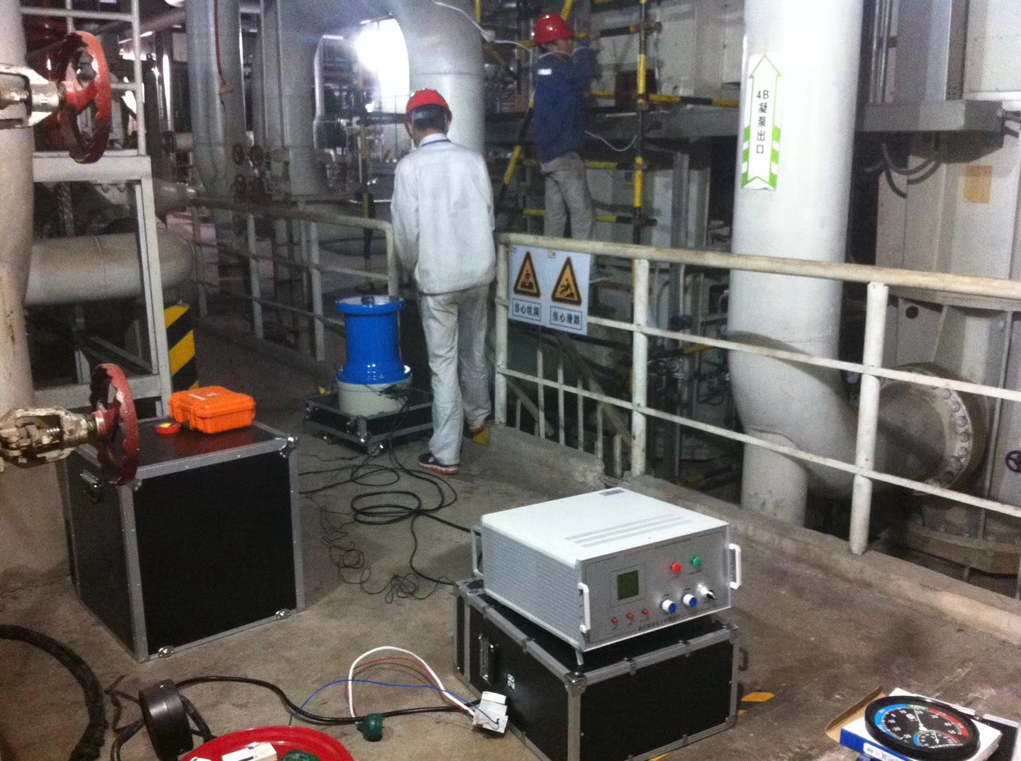 华电沂源新能源发电公司水内冷直流高压发生器试验现场